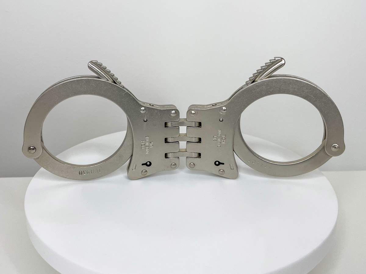 TCH 930 Lightweight aluminium hinged handcuffs 