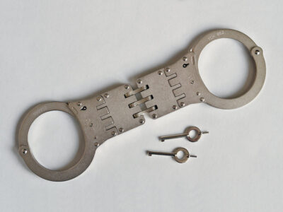 DSC_4413-WEB TCH 862 Extended Superior Hinge Twinlock Handcuffs